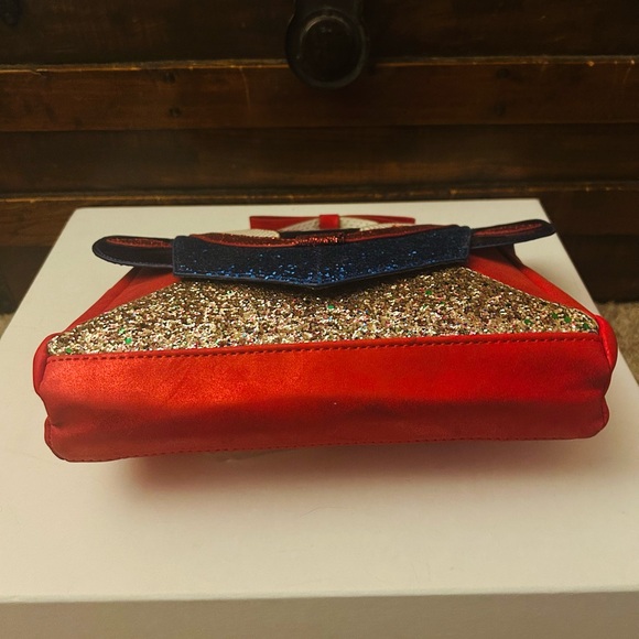 Danielle Nicole- Disney Snow White Bag - NWT - Picture 6 of 7